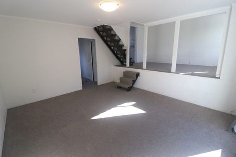 Photo of property in 3/52 Fruitvale Road, New Lynn, Auckland, 0600