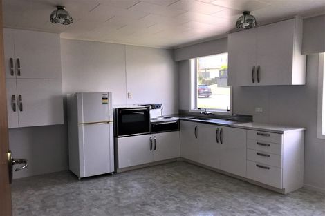 Photo of property in 102 Awanui Street, Merrilands, New Plymouth, 4312