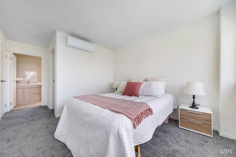 Photo of property in 40a Estuary Road, Weymouth, Auckland, 2103