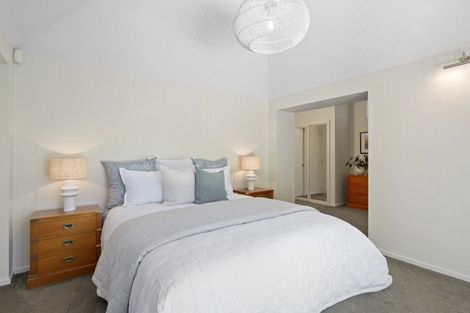 Photo of property in 37 Thornycroft Street, Fendalton, Christchurch, 8052