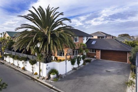 Photo of property in 18 Driftwood Lane, Waimairi Beach, Christchurch, 8083