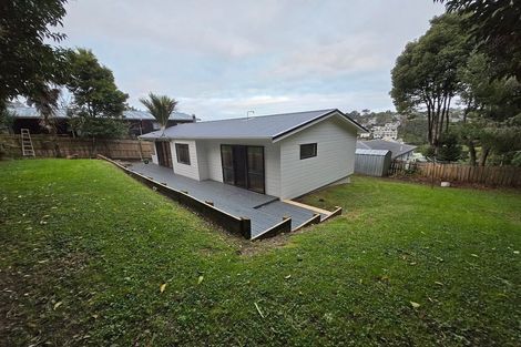 Photo of property in 2/26 Fernlea Rise, Bayview, Auckland, 0629