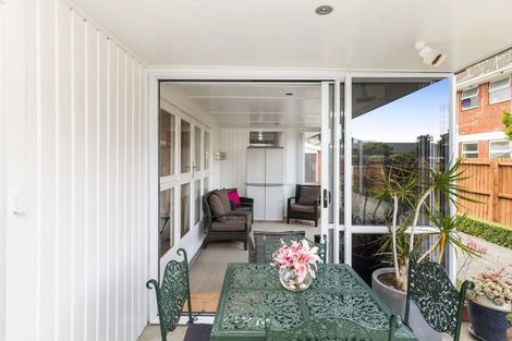 Photo of property in 17 Newbridge Place, Ilam, Christchurch, 8041