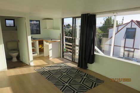 Photo of property in 2/328 East Coast Road, Sunnynook, Auckland, 0632