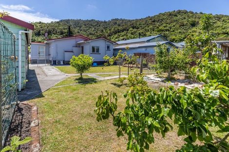 Photo of property in 20 Ashmore Avenue, Cobden, Greymouth, 7802