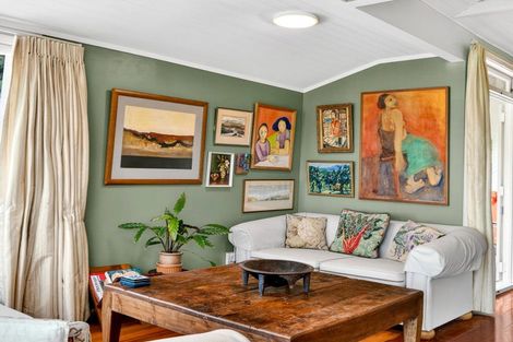 Photo of property in 8 Robertson Street, Russell, 0202