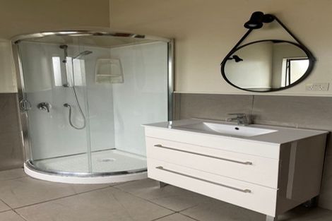 Photo of property in 642b Whangaparaoa Road, Stanmore Bay, Whangaparaoa, 0932