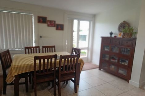 Photo of property in 105 Archibald Road, Kelston, Auckland, 0602