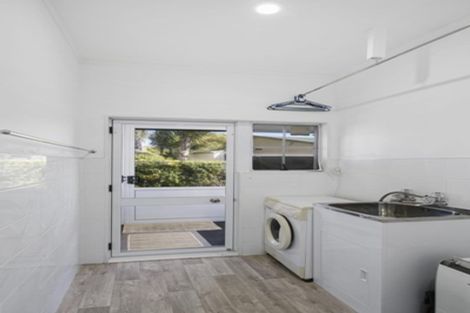 Photo of property in 12 Ranfurly Road, Alfriston, Auckland, 2105