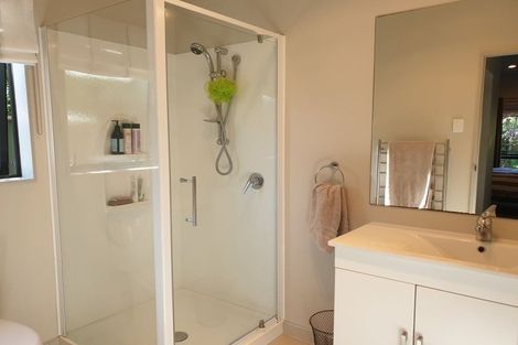 Photo of property in 48 Huntington Park Drive, Greenhithe, Auckland, 0632