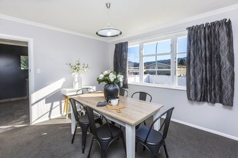 Photo of property in 16 Joseph Grove, Elderslea, Upper Hutt, 5018