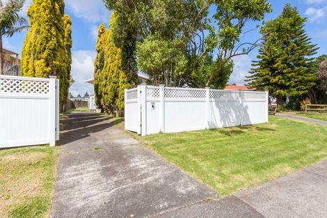 Photo of property in 21 Normandy Place, Henderson, Auckland, 0610
