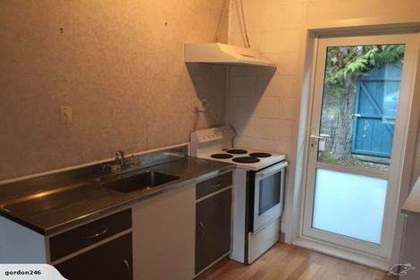 Photo of property in Acacia Flats, 2/207 Waikawa Road, Waikawa, Picton, 7220