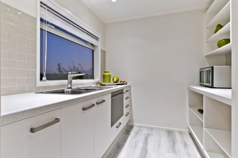 Photo of property in 5 Tuatini Place, Long Bay, Auckland, 0630