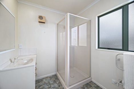 Photo of property in 24 Harvey Street, Waipahihi, Taupo, 3330