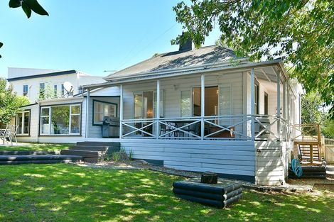 Photo of property in 1 Garfield Road, Helensville, 0800