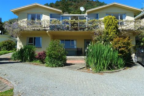 Photo of property in 75a Devon Street, Picton, 7220
