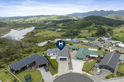 Photo of property in 21 Manatu Close, Whangamata, 3691