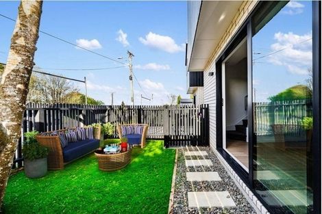 Photo of property in 2/16 Totara Road, Manurewa, Auckland, 2102