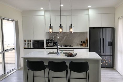 Photo of property in 17 Warbler Crescent, Papakura, 2110