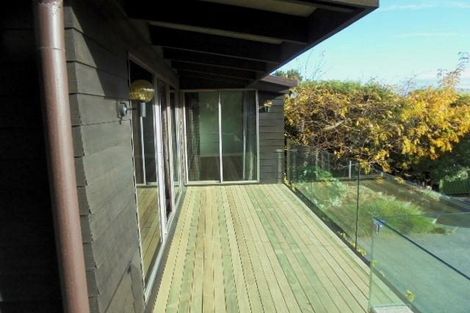 Photo of property in 5a Seapoint Road, Bluff Hill, Napier, 4110