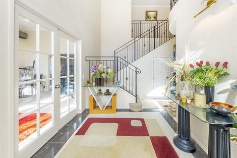 Photo of property in 42 Thornbury Crescent, East Tamaki Heights, Auckland, 2016