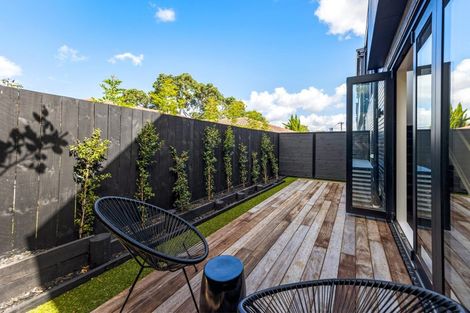 Photo of property in 15 Humariri Street, Point Chevalier, Auckland, 1022