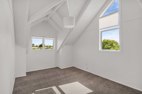 Photo of property in 11 Leander Place, Milson, Palmerston North, 4414