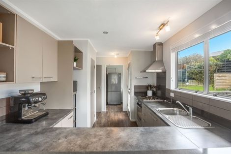 Photo of property in 5 Woolwich Close, Whitby, Porirua, 5024