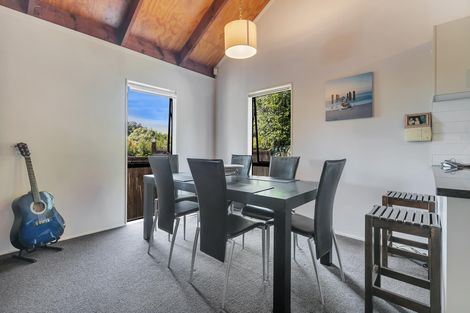 Photo of property in 24 Claverdon Drive, Massey, Auckland, 0614