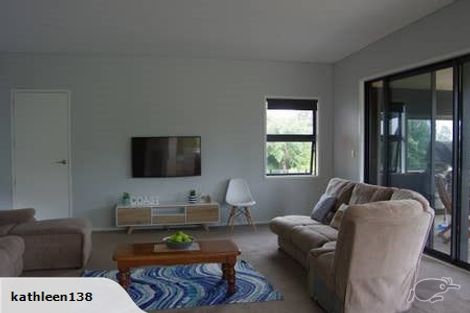 Photo of property in 55 Pitcairn Street, Oakura, 4314