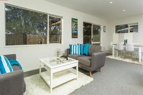 Photo of property in 2/3 Caribbean Drive, Unsworth Heights, Auckland, 0632