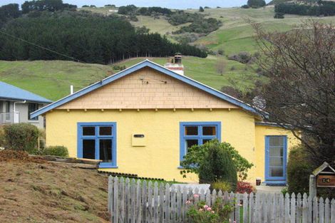 Photo of property in 14 Dickson Street, Macandrew Bay, Dunedin, 9014