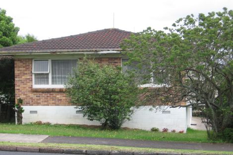 Photo of property in 2/90 Te Atatu Road, Te Atatu South, Auckland, 0610