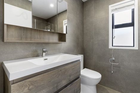 Photo of property in 2 Stokes Avenue, Te Atatu Peninsula, Auckland, 0610