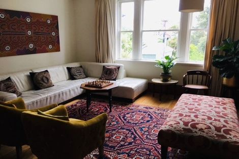 Photo of property in 19 Grove Road, Kelburn, Wellington, 6012