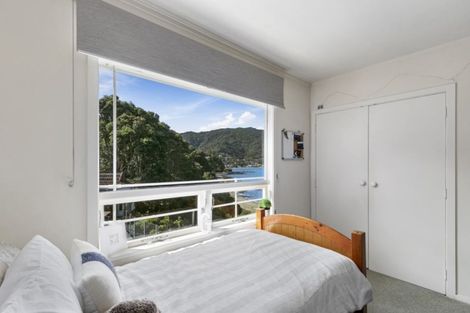 Photo of property in 1a Howard Road, Point Howard, Lower Hutt, 5013