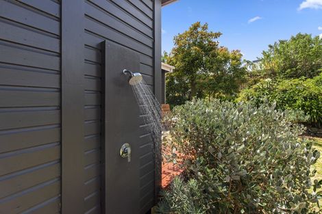 Photo of property in 16 Mahoe Street, Otaki Beach, Otaki, 5512