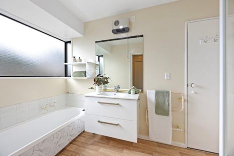 Photo of property in 91a Prestons Road, Redwood, Christchurch, 8051