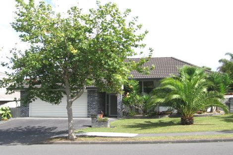 Photo of property in 69 Marina View Drive, West Harbour, Auckland, 0618