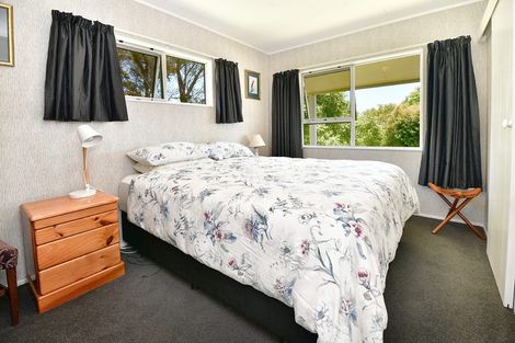 Photo of property in 6 Hand Road, Helensville, 0800