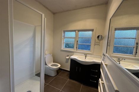 Photo of property in 2/54 Lynwood Road, New Lynn, Auckland, 0600