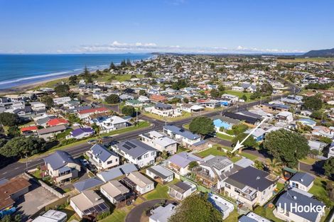 Photo of property in 28 Ocean View Road, Waihi Beach, 3611