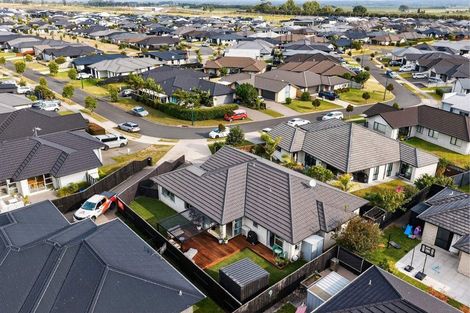 Photo of property in 33 Te Kio Crescent, Papamoa Beach, Papamoa, 3118