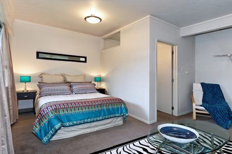 Photo of property in 2/55a West Lynn Road, Titirangi, Auckland, 0604