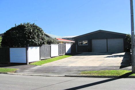 Photo of property in 1 Burwood Place, Silverdale, Hamilton, 3216