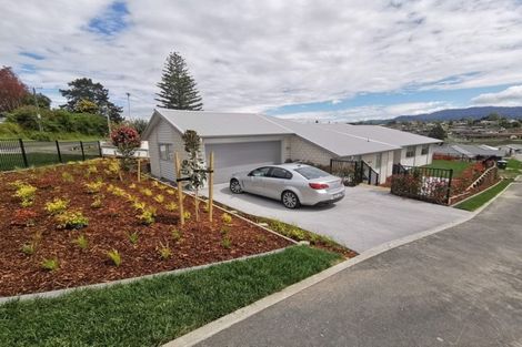 Photo of property in 1 Lomay Place, Te Puke, 3119