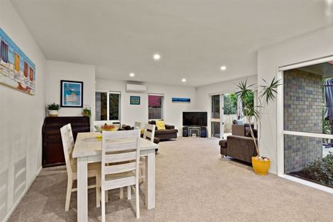 Photo of property in 1/7 Sharon Road, Waiake, Auckland, 0630