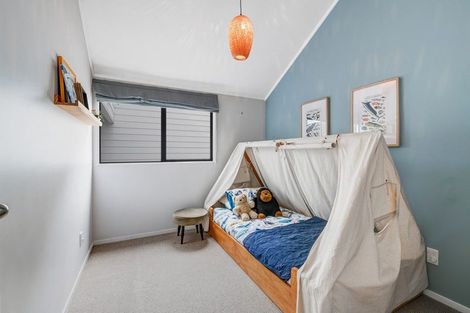 Photo of property in 7 Emery Grove, Bayview, Auckland, 0629