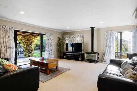 Photo of property in 21 Cate Road, Rototuna, Hamilton, 3210